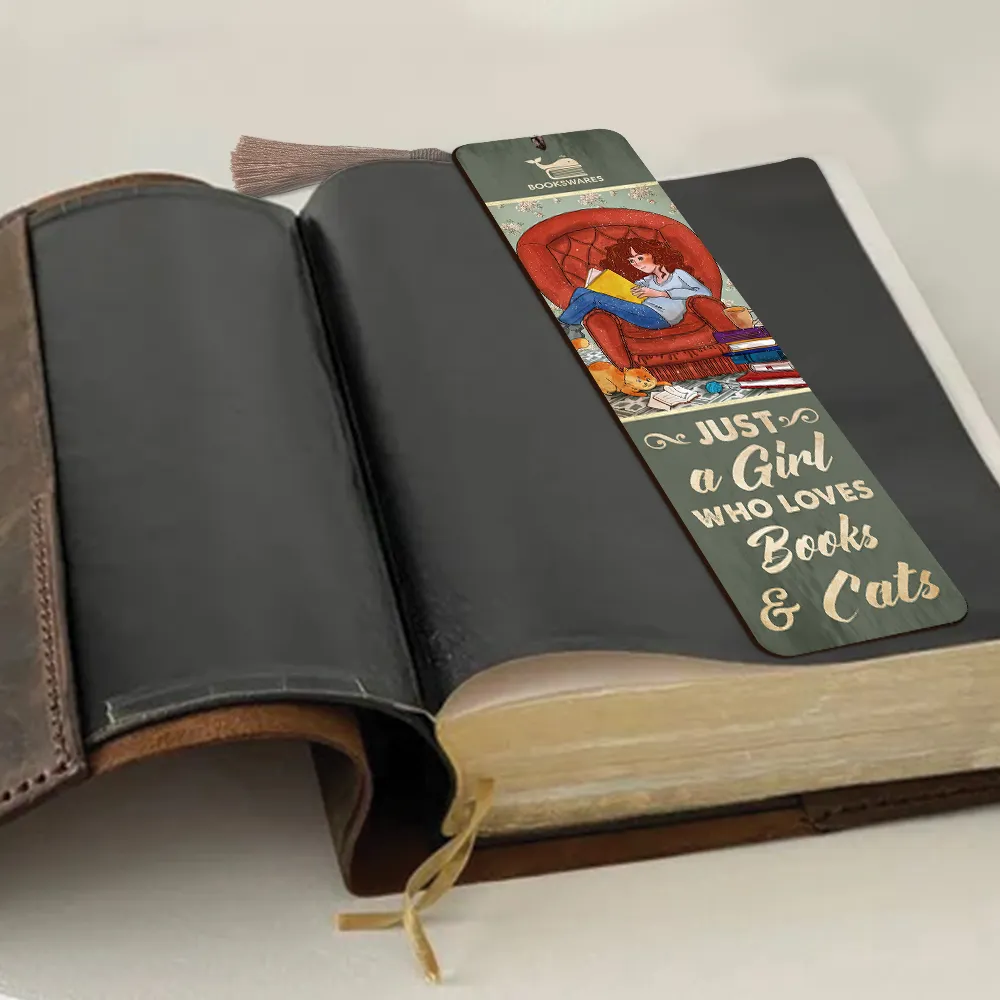 Just A Girl Who Loves Books And Cats Book Lovers Gift CBM22